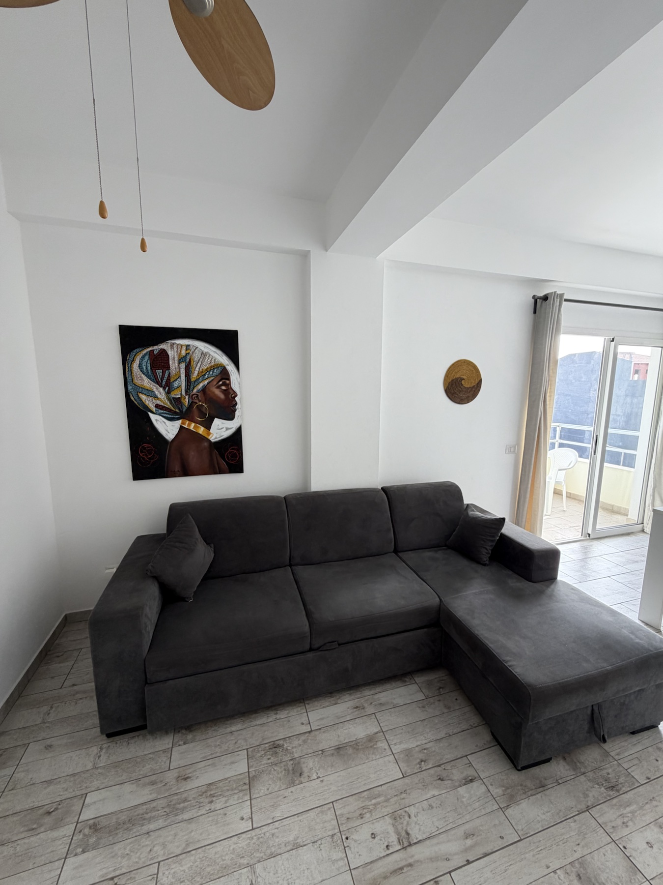 Rosa dei Venti 3B — Bright two-bedroom with sea views
