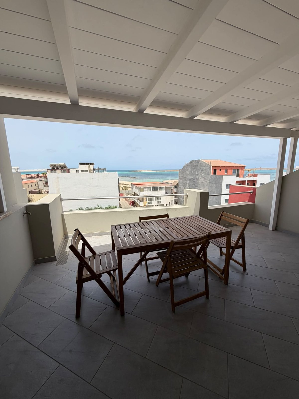 Blue Marlin B4 — T1 com terraço e vista mar